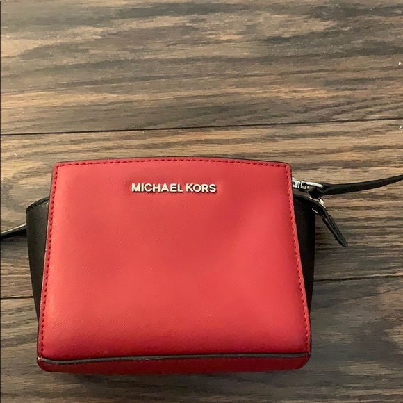 Michael kors cross body - Picture 4 of 6